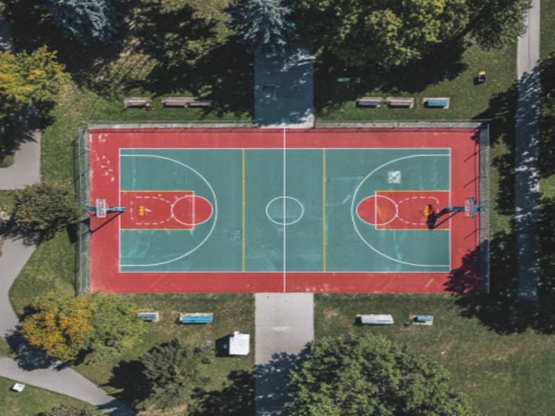 Outdoor rubber basketball court
