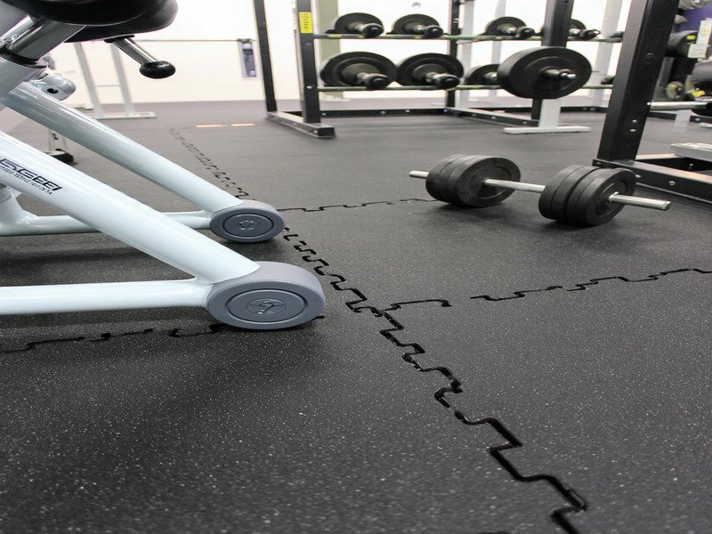 rodzaje podłóg do siłowni
