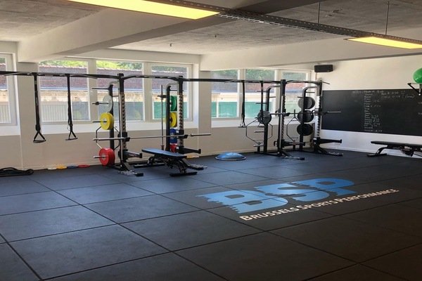 Patrón microscópico de la superficie de las alfombras de caucho acústicas