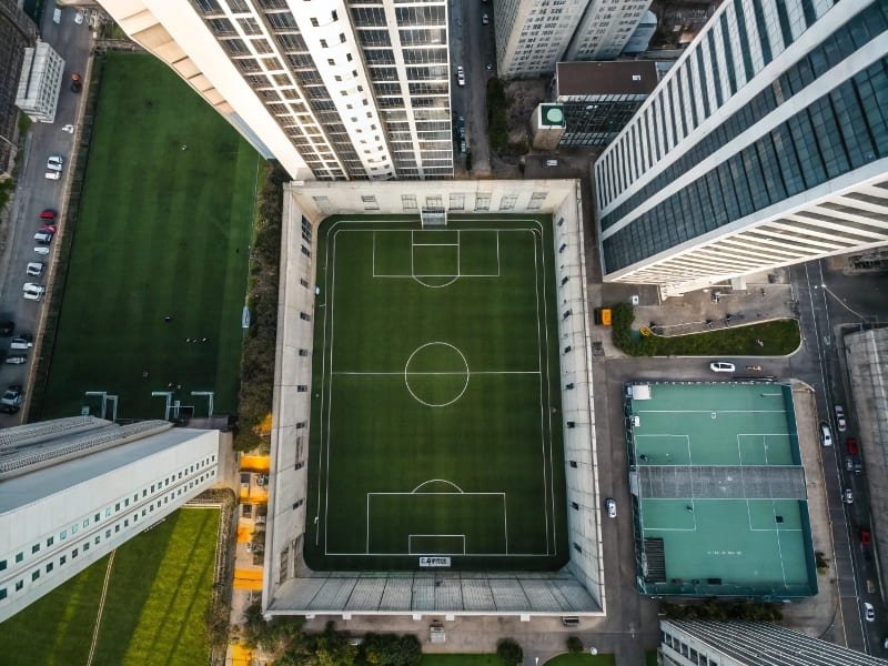 comparación de los diseños de los campos de fútbol 7 y fútbol 11