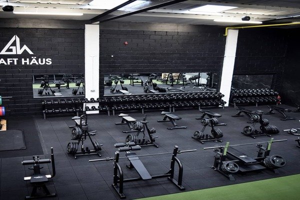 Comparación del grosor de las alfombras de goma para gimnasios