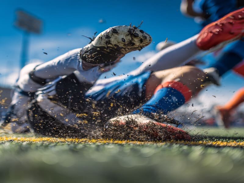 diverse aree di campi sportivi con erba artificiale