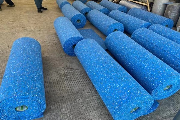 укладка резиновых рулонных полов