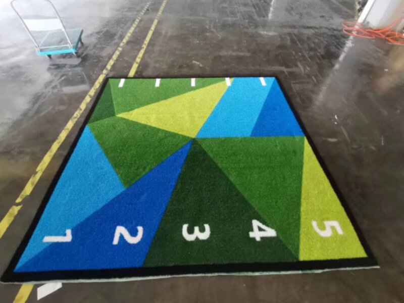 عرض خيارات ألوان عشب الصالة الرياضية