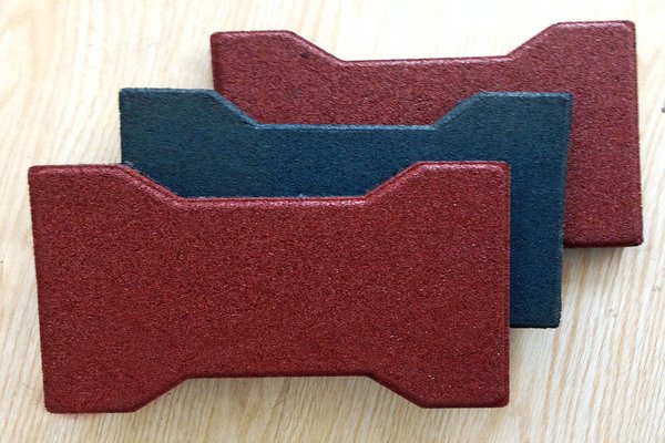 Premium rubber stable mat with thermal layers visible