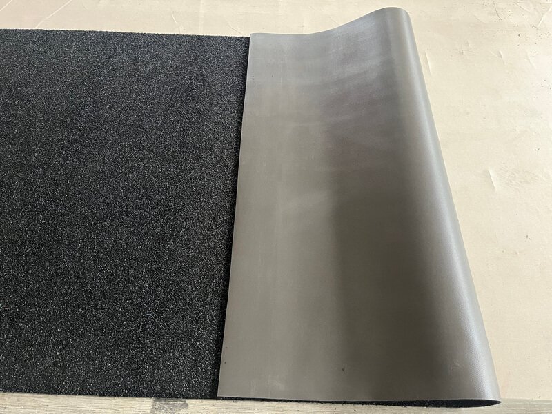 Vergelijking tussen gewatteerde en niet-gewatteerde grasmatten