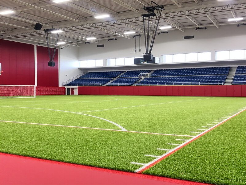 Eine hochwertige Turnhallenrasenanlage für sportliche Wettkämpfe