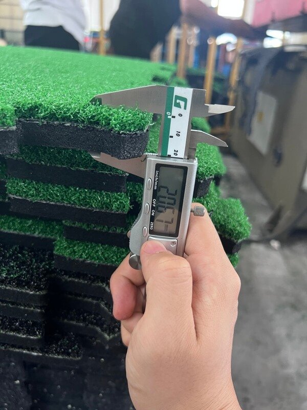 interlocking gym turf tiles with rubber base