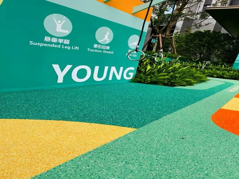 Close up of UV damaged rubber vs UV stable rubber surface