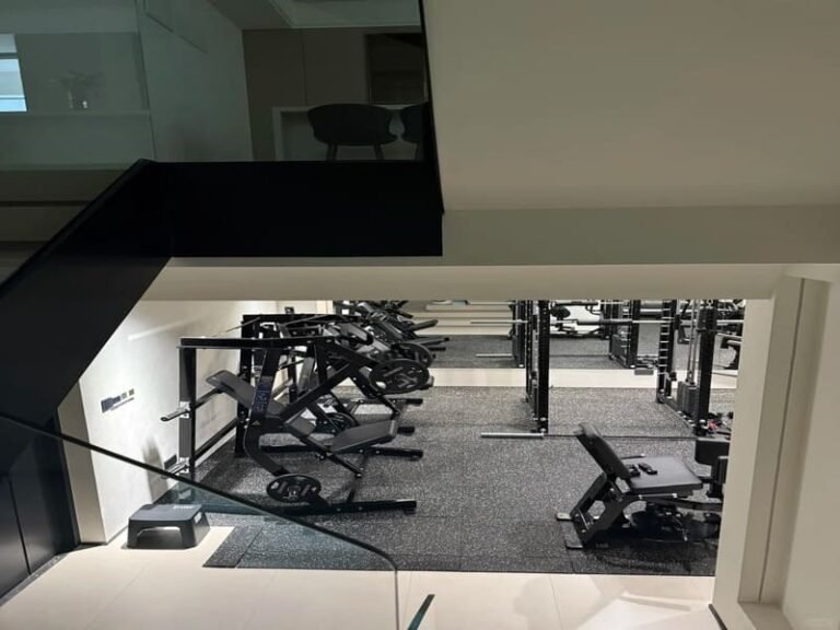 Lantai Rumah & Garasi Gym (4)