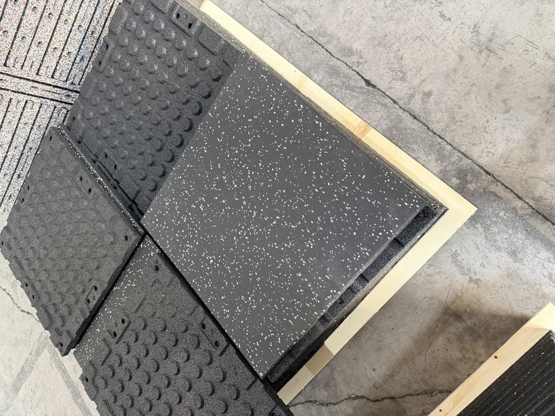 Technical comparison of rubber floor density and rebound