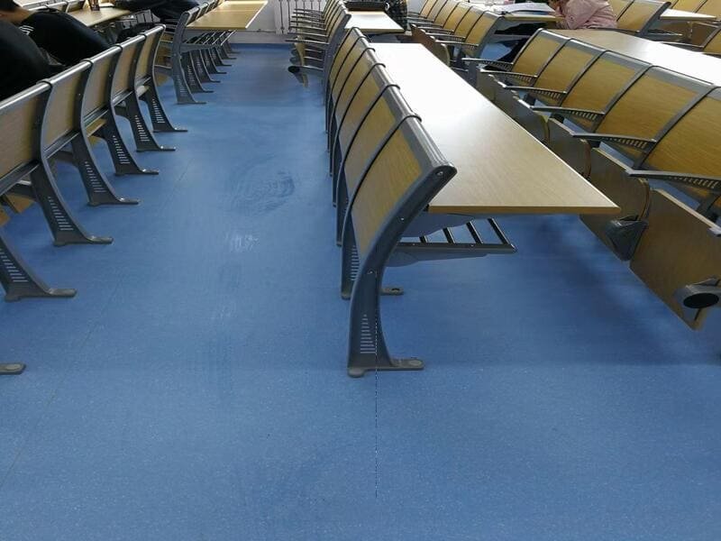 Ejemplos de instalación de suelos de vinilo industriales
